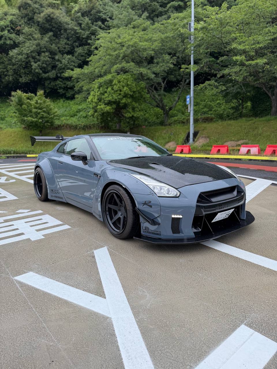 Daikoku Tour - Tuned Nissan GT-R R35 Liberty Walk